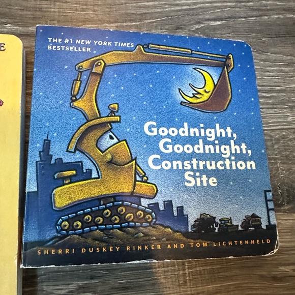 Children's Book Set - Dinosaur, Construction, and Boat Themes - Picture 2 of 9